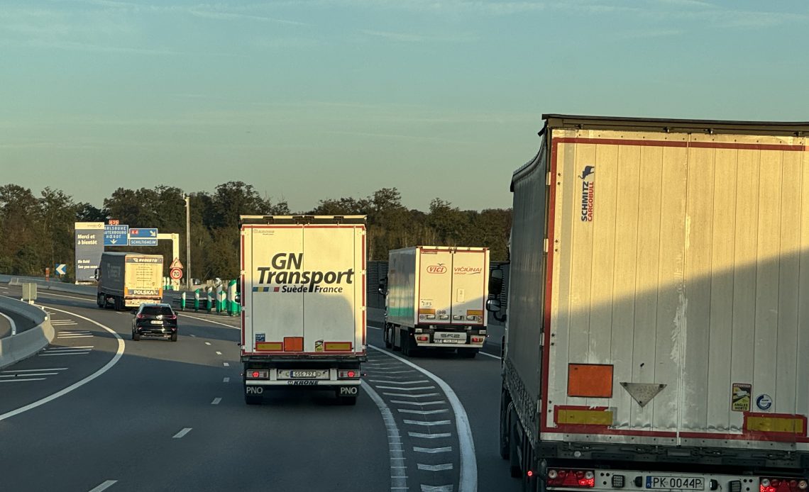 L’instauration de la LKW Maut en Allemagne a permis de reporter 1500 camions, chaque jour, sur les routes alsaciennes (Crédit photo : Anaïs Follenius)